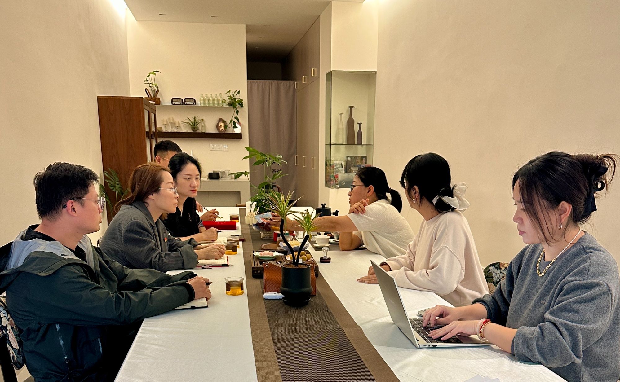 先鋒黨建 | 黨建引領(lǐng)聚合力，聯(lián)建同心譜新篇——營(yíng)運(yùn)公司本部黨支部與“兩新”黨組織開(kāi)展黨建聯(lián)建共建